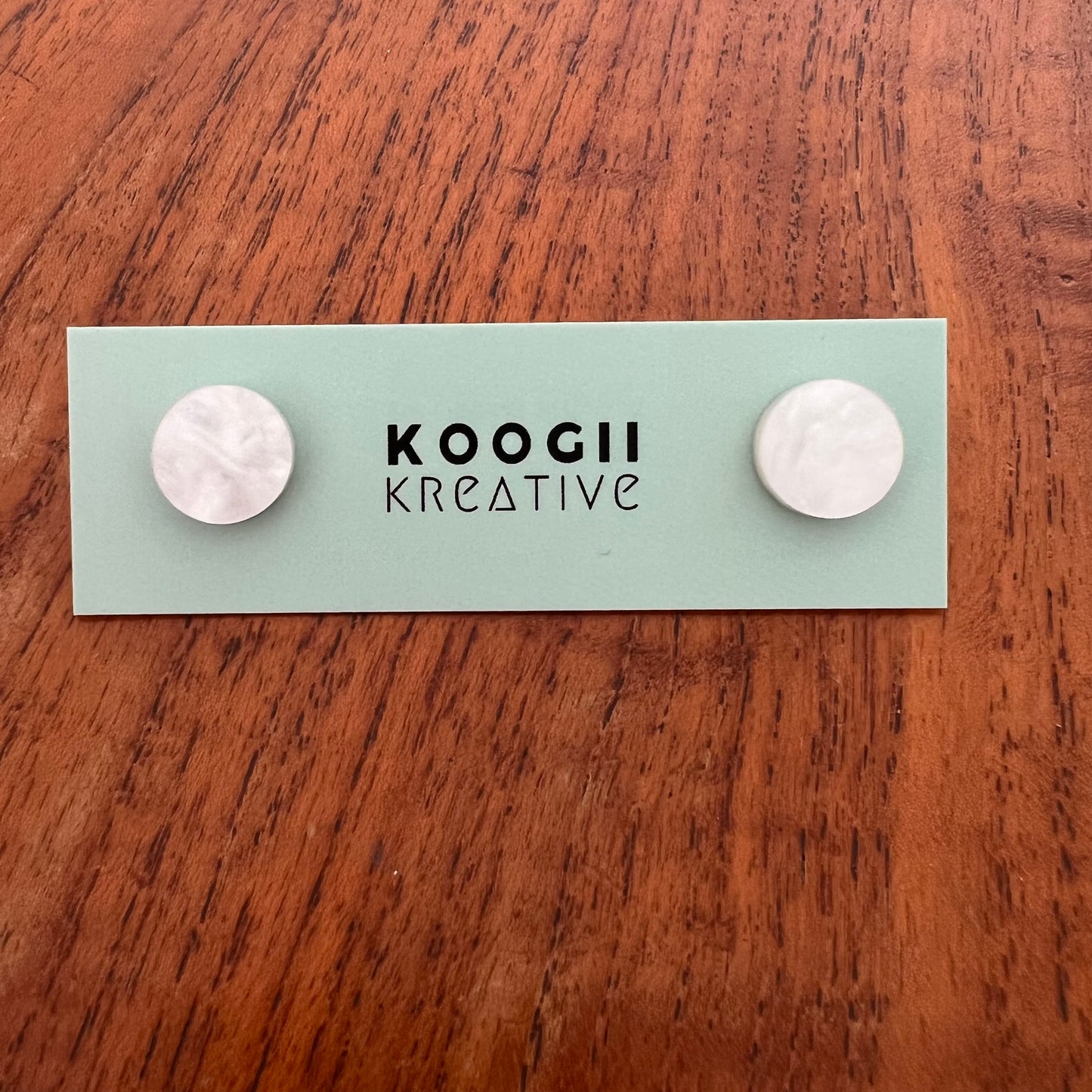 'Lobelicious’ Single Stud (MINI)